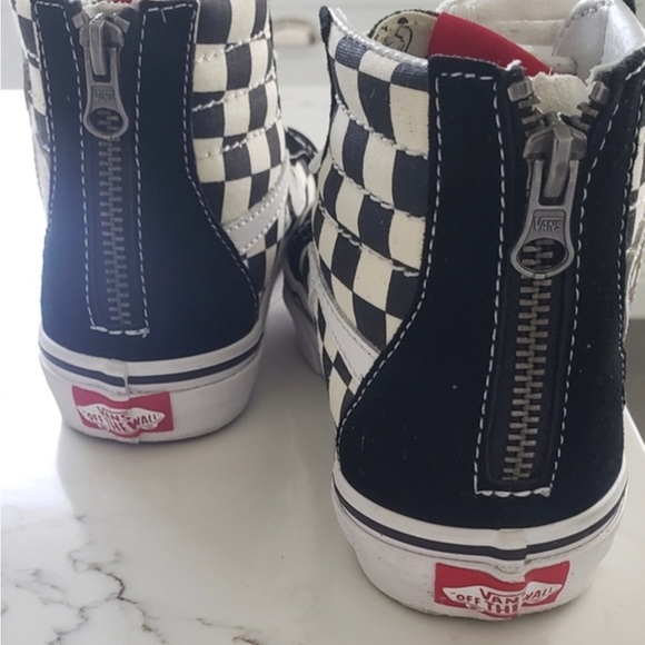 VANS‎ X Disney Mackey SK8-Hi Checkerboard Sneakers Shoes Size 2.5 Kids NEW - Picture 3 of 5